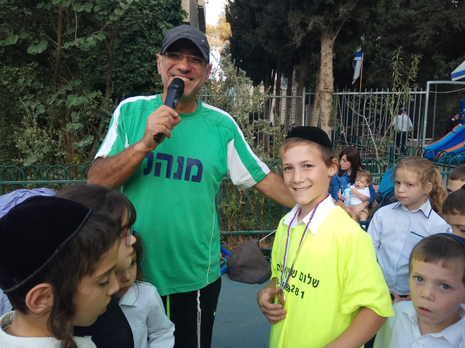 שלום שושן בהפעלת אירוע
